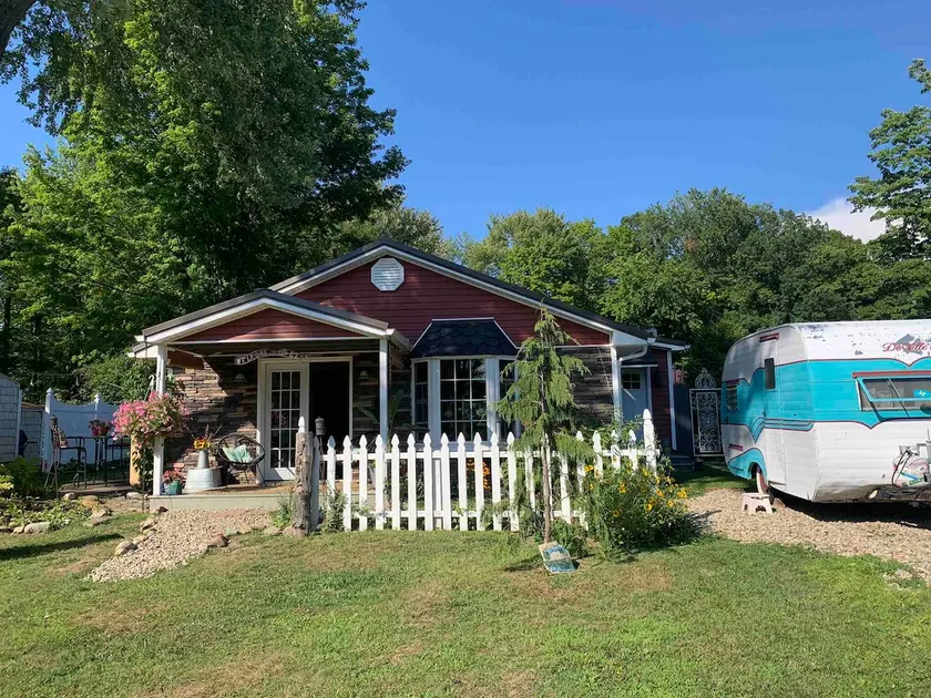 Cottage on the Cove - Image 1