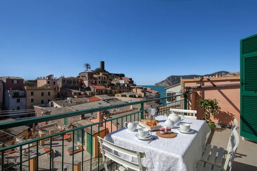 Casa Colomba in Vernazza Cinque Terre private apartment terrace with sea view - Image 1