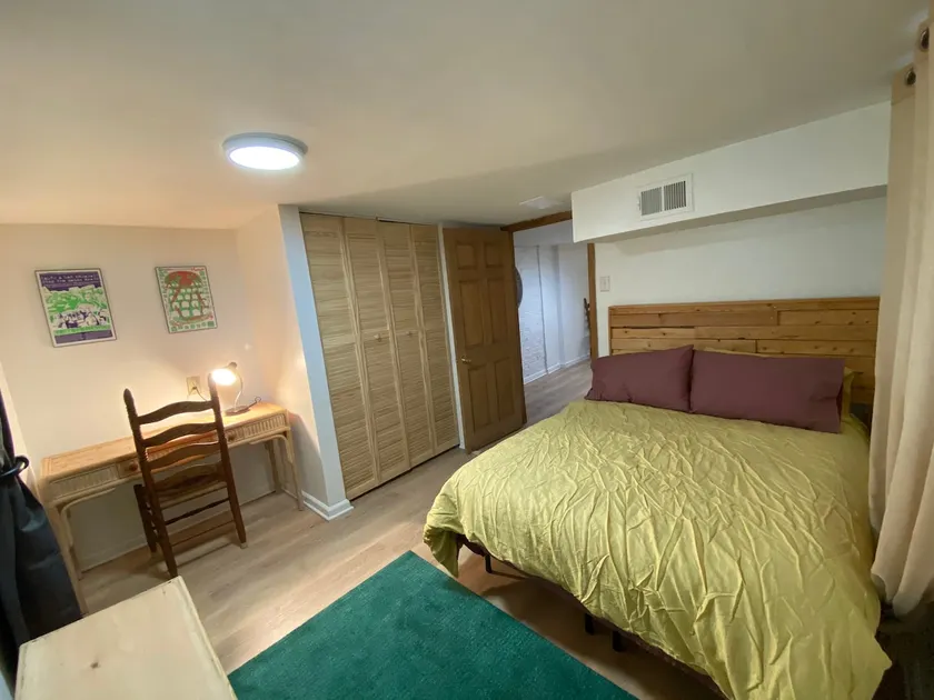 Cozy 2BD Lake Apt Near Downtown, McCormick & More - Image 1