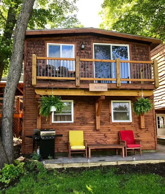 BEST LOCATION! Stay Parkside and Walk Everywhere! - Image 1