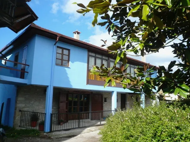 Charming house for 6-9 people, meadow + bread maker - Image 1