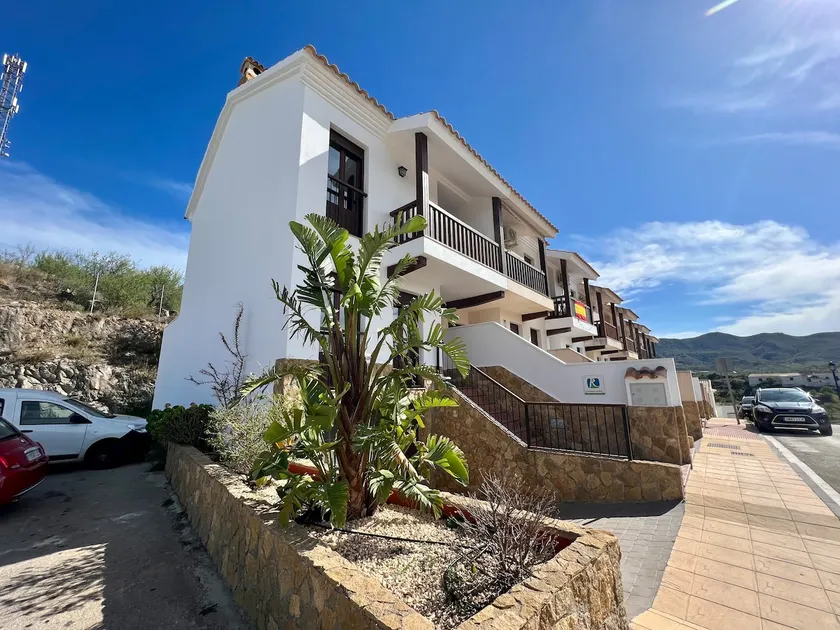 Townhouse with a view of the town of Lubrín! - Image 1