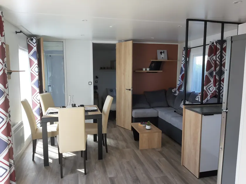 Spacious 6-seater mobile home 40 m2 - Image 1