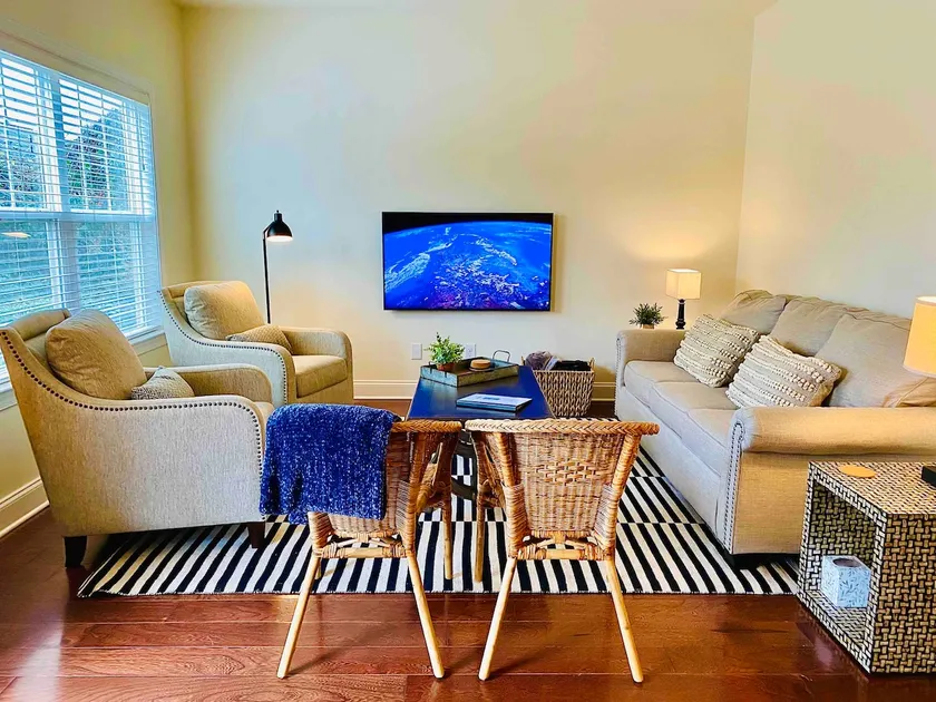 Downtown Franklin 3BR Townhome Fast WiFi - Image 1