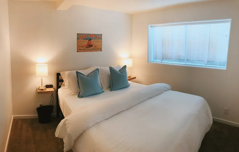 ALKI BEACH Getaway - Entire Apt -Across From Beach - Image 1