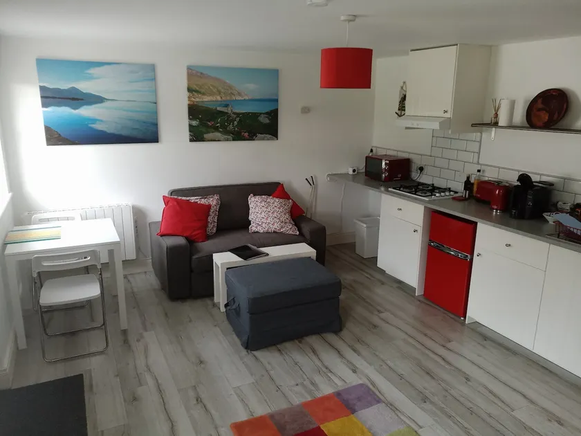 Pier Road Cottage, Croagh Patrick - Image 1