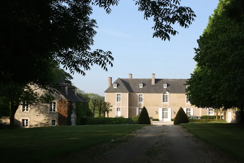 Maison de charme dans le parc d’un château monument historique - Image 1