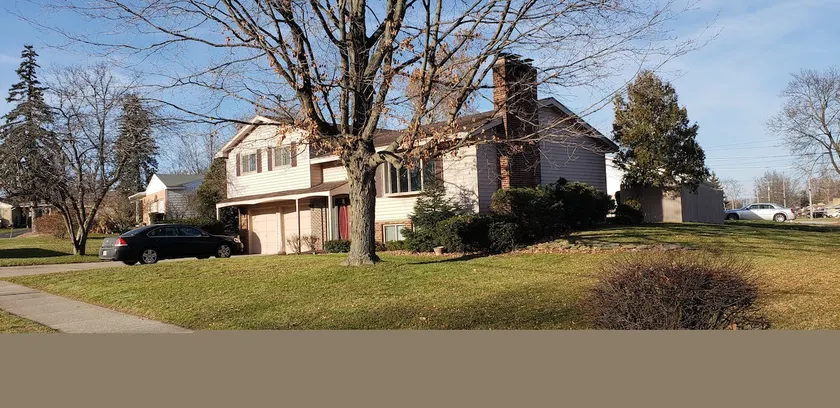 Grand Rapids/Kentwood close to downtown & Airport - Image 1