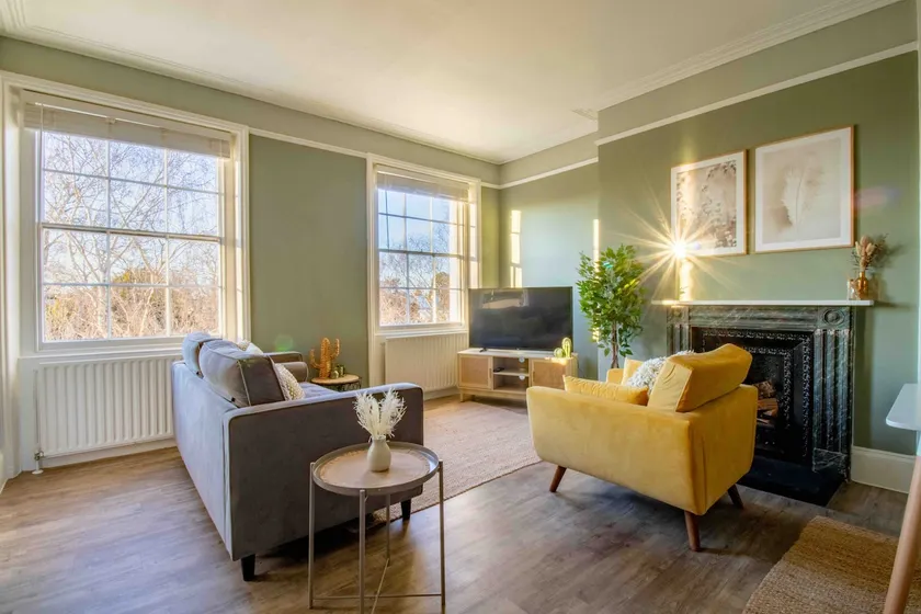 Clarence Square Penthouse - Image 1