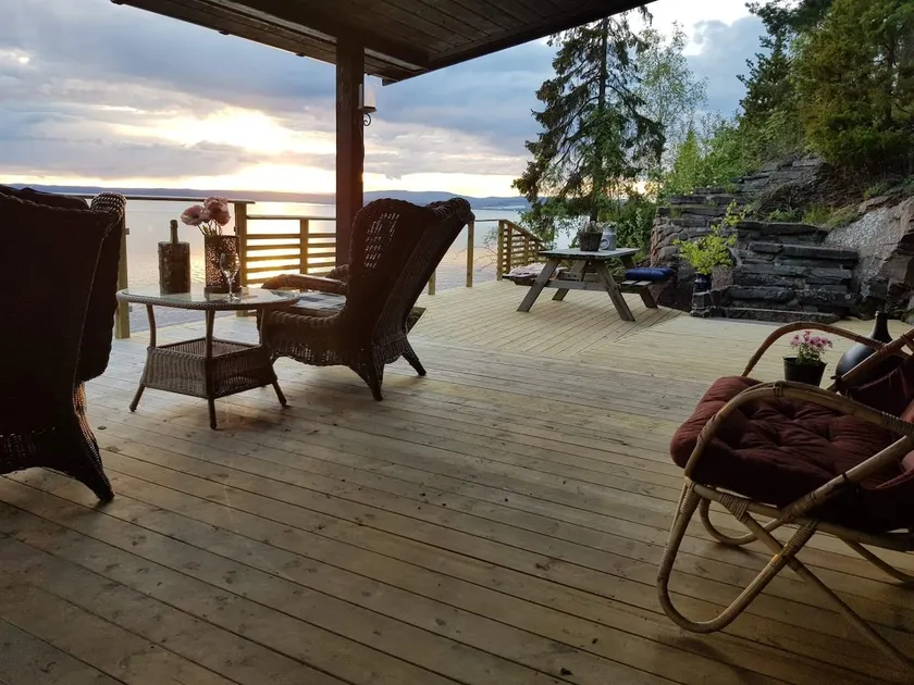 Cabin with beachfront views, 30 min from Oslo - Image 1