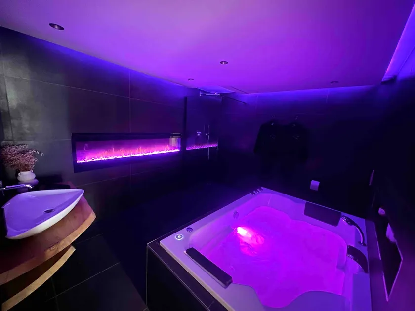 Maison Le Nid des Cigognes, balneotherapy for 2 - Image 1
