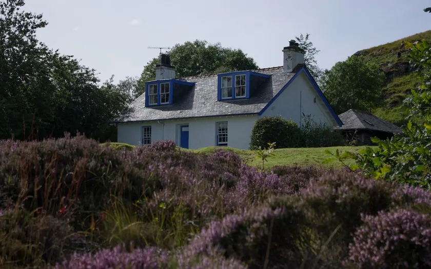 Idyllic Royal hillfort - stunning views - Image 1