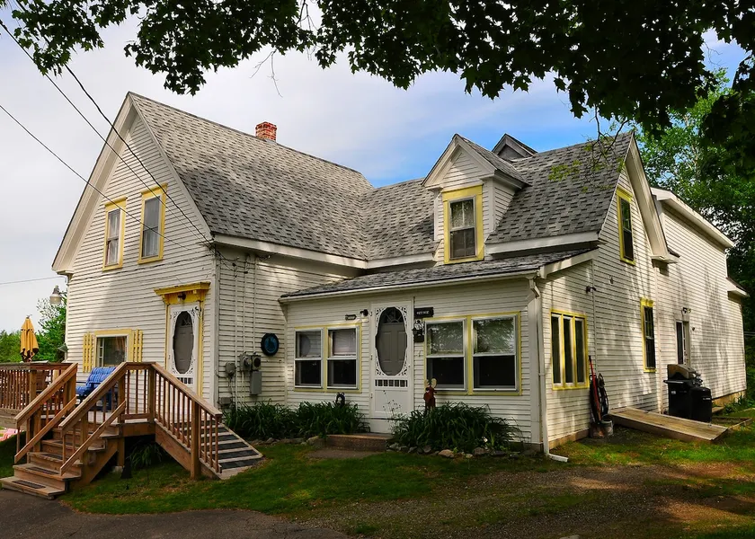Aweigh Downeast Lodge and Cabins - Image 1