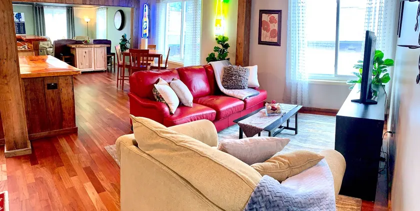 Black Jacks Downtown Loft - Image 1