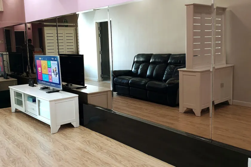 XXL Homestay @ Akademik Suites in Austin Height - Image 1