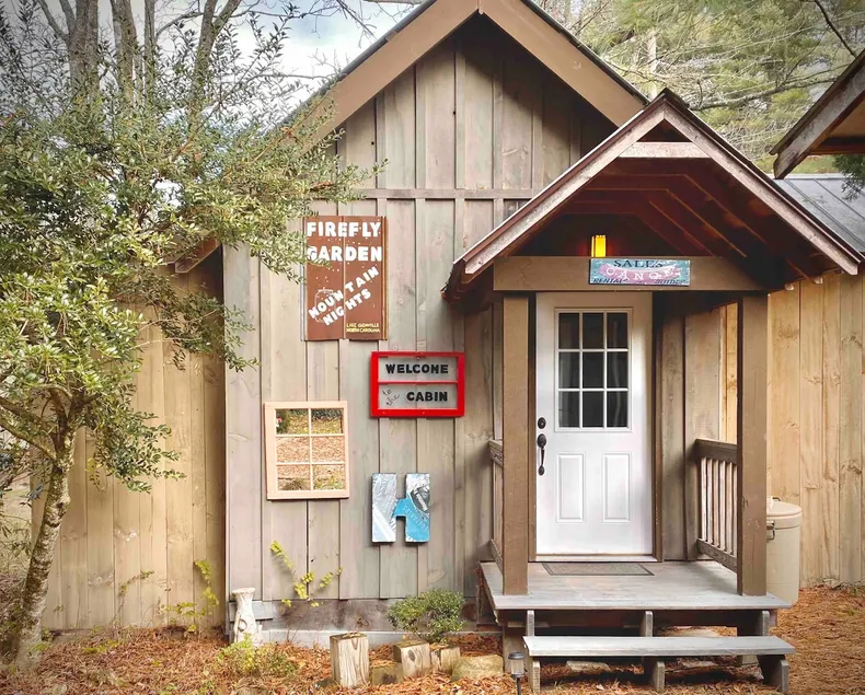 Snug Cabin by Lake Glenville - Image 1