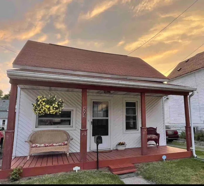 Cute West Side Home - Image 1