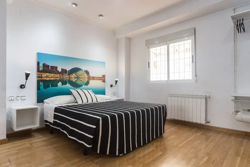 Apartment in Mestalla with a jacuzzi, Wi-Fi, TV and patio - Image 1