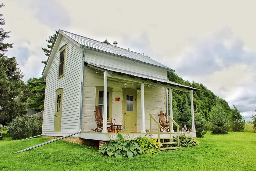 Trout River Log Cabin - Image 1