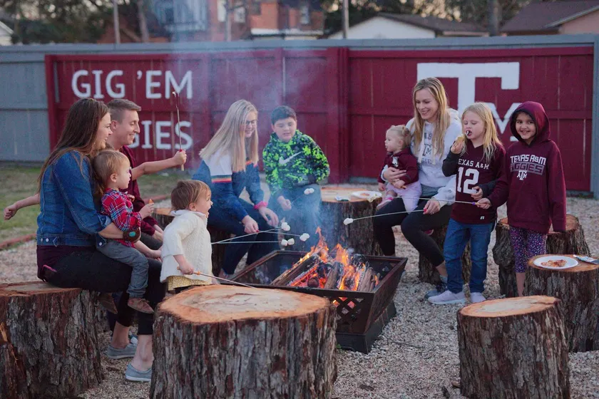 Aggie Playoff Game Mansion - Tons of Parking - Image 1