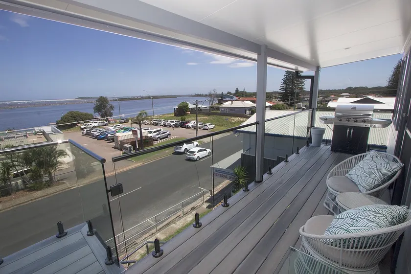 UNIT 2  OPPOSITE BEACH, RIVER ,HOTEL,CLUB,WALKING DISTANCE TO ALL VENUES ETC..\n - Image 1