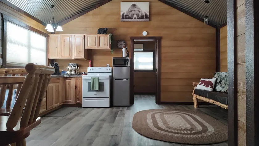 The Bear Den (Pine Valley Cabins) - Image 1