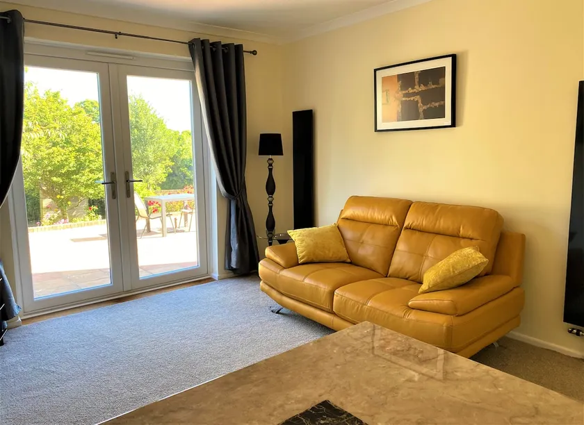 Luxury Suntrap in Private Complex St Leonards - Image 1
