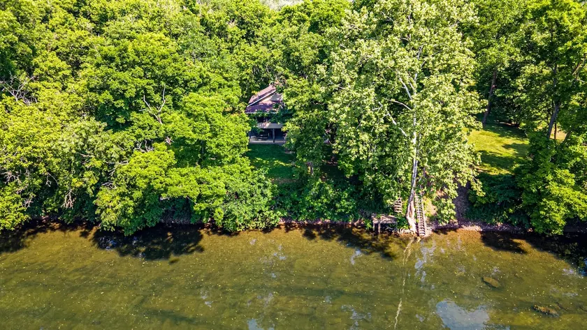Waterfront Cabin - Family and Dog Friendly - Image 1