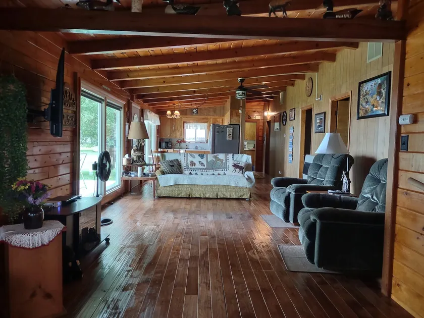 Eagle Point Inn on Black Lake Michigan. - Image 1
