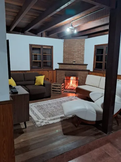Entire house in Visc de Mauá (Vale do Alcantilado) - Image 1