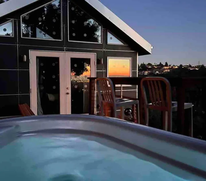 Hike-in Bay Views Cabin w HotTub - Image 1