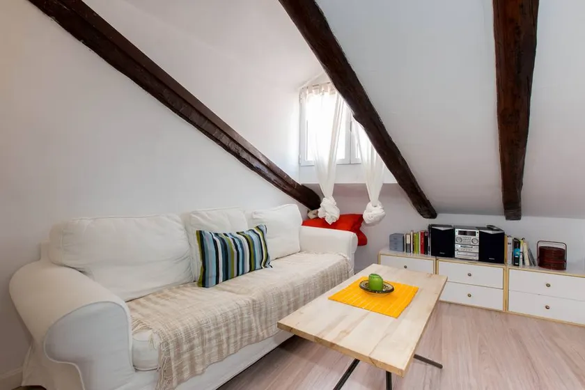 Top-Floor Gem | Heart of Madrid, Walk to Plaza Mayor - Image 1