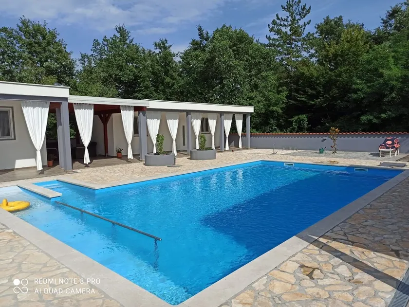 Two studio apartments with a pool for 9 people - Image 1