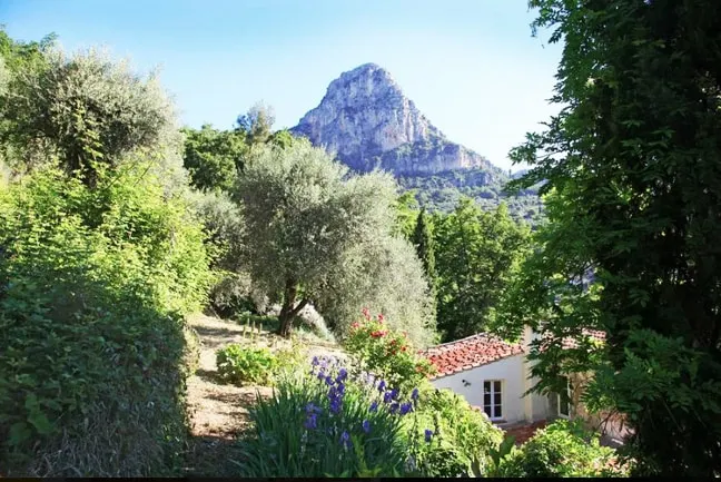 At the house of Laurence - Image 1