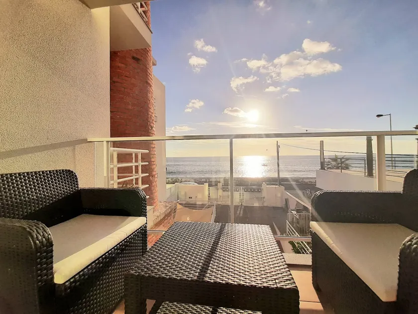 Surfside apartment in the heart of Paúl do Mar - Image 1
