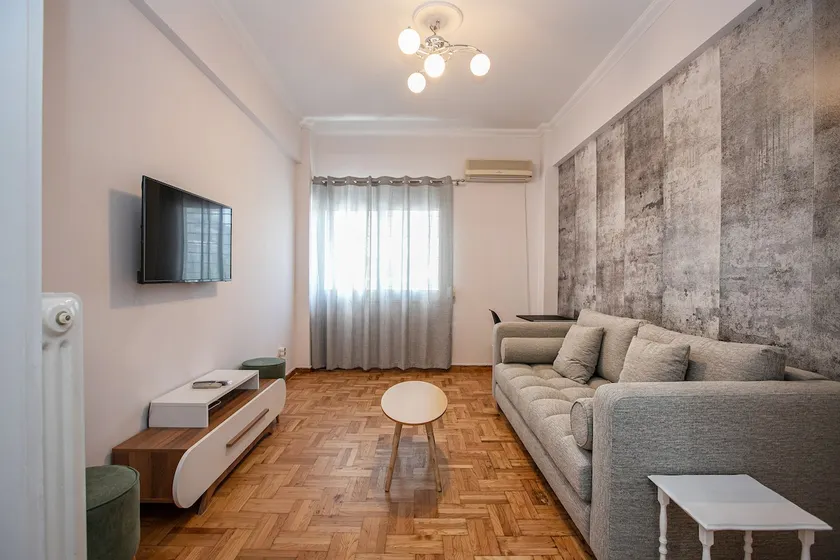 Stylish And Comfortable Apartment - Image 1