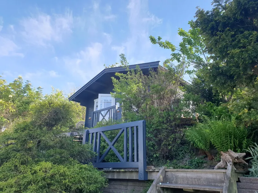 Private cabin with sea view - Image 1