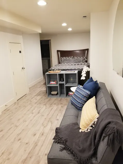 Private SLU*Walk*Transit*DT 1 Mi*Kitchenette*Quiet - Image 1