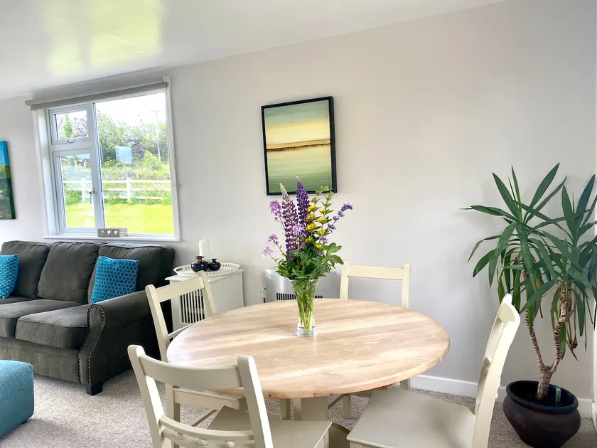 3 bedroom house within minutes of Westport town - Image 1