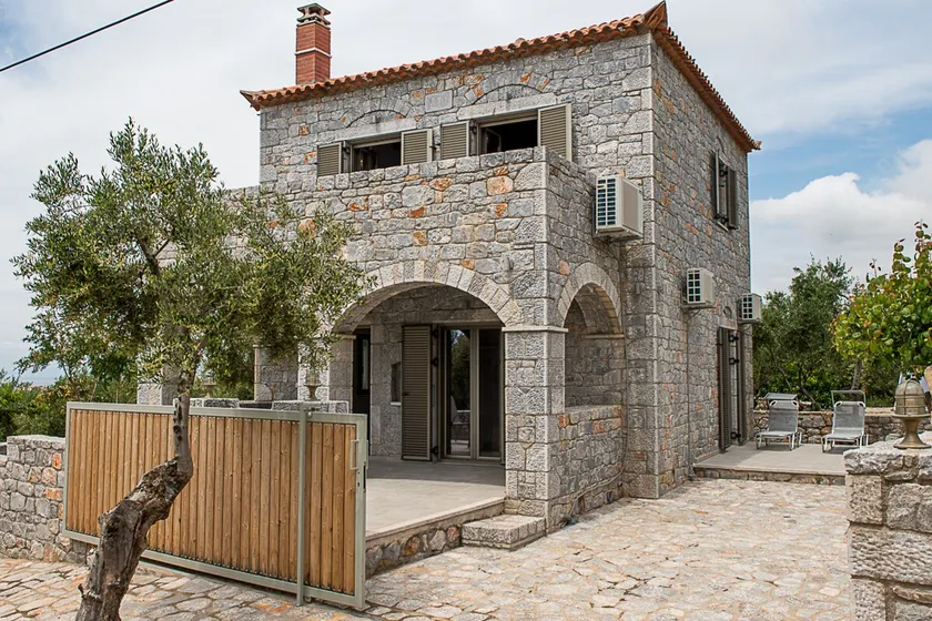 Villa Dosona Mani - Image 1