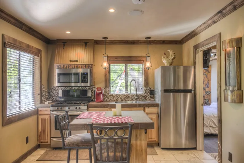 Lynx Creek Love Shack - Image 1