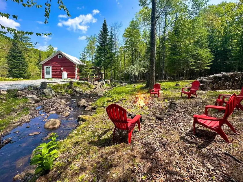Little Red Cabin by the Brook- 5m to Waterfall - Image 1