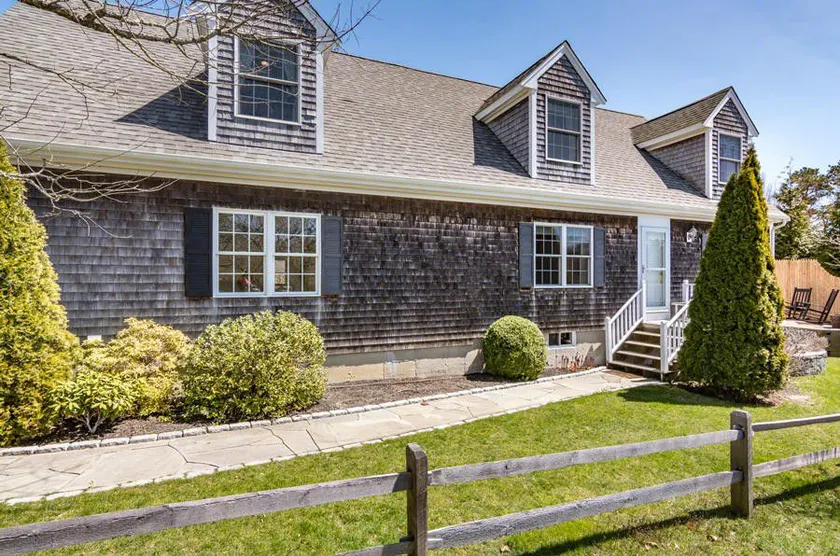Marchez jusqu'à Edgartown - Beachy Cape-Style Home avec de nombreuses améliorations à travers! - Image 1