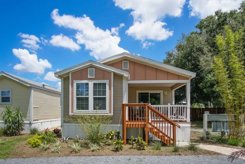 2 - Ships Ahoy Bungalow 2 bed/2 bath - Unit 17 - Image 1