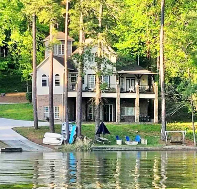 Wyeth House Lake Gsv, 6bd 4 bth - Image 1