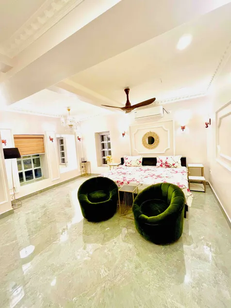 Ballygunge Two Bedroom 1000sqft flat main rd - Image 1