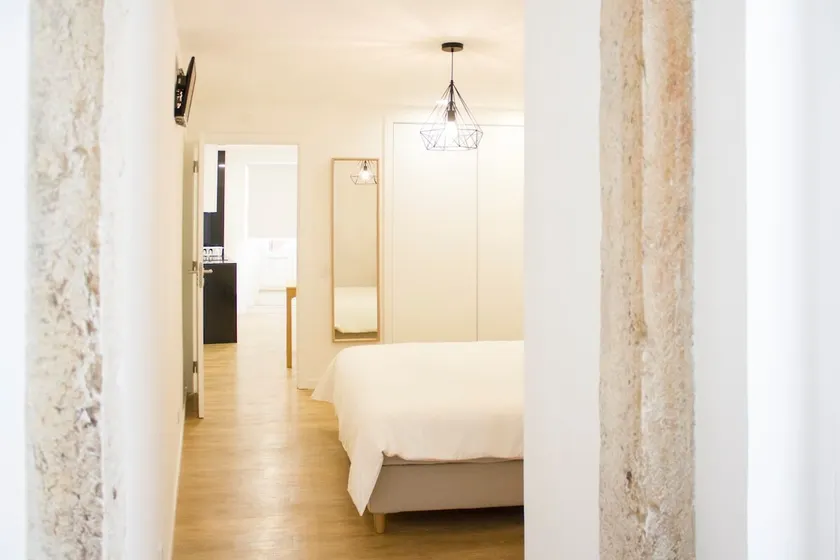 Modern and super equipped apartment in the center - Image 1