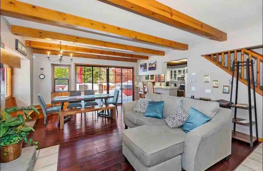 Champagne Chalet *Lake Access *Dog Friendly*Spa* - Image 1