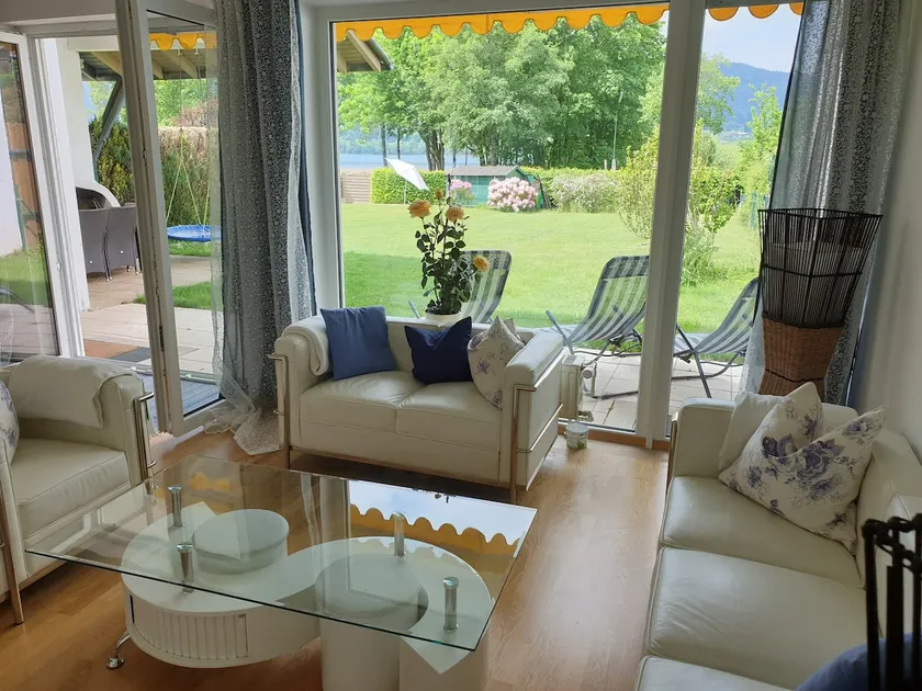 Lakeside & Mountain view - 4 bedroom family home - Image 1