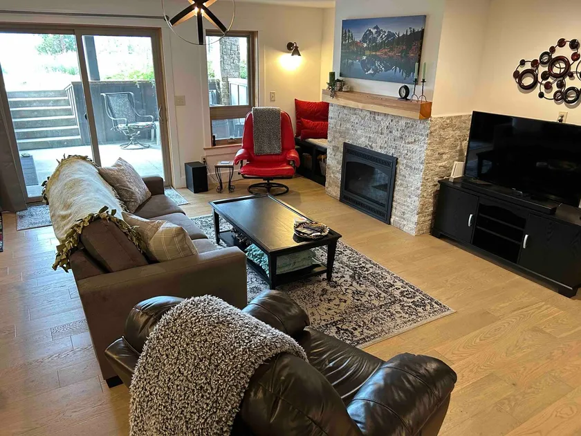 Mosier River View - Image 1
